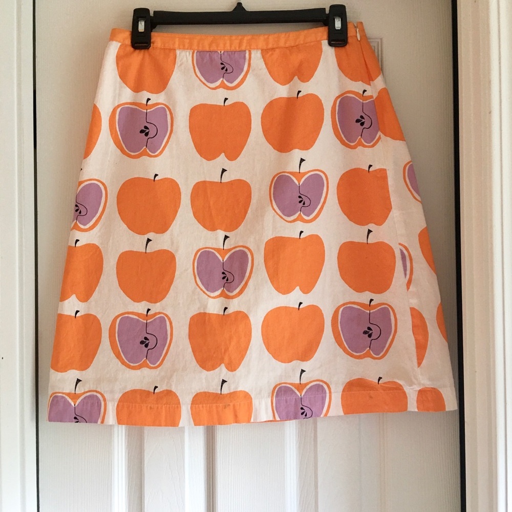 Fun & Fruity Boden apple skirt!! 🍏 - Picture 4 of 8